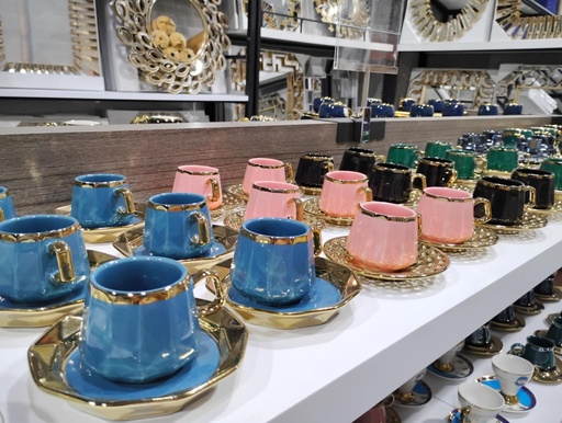  Service à café  de 6 tasses et sous tasses