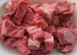 VIANDE DE CHEVRE SANS PEAU EN CUBE-KG